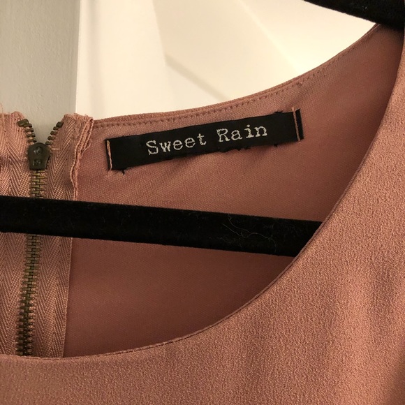 Cute Summer Dress - Picture 3 of 4